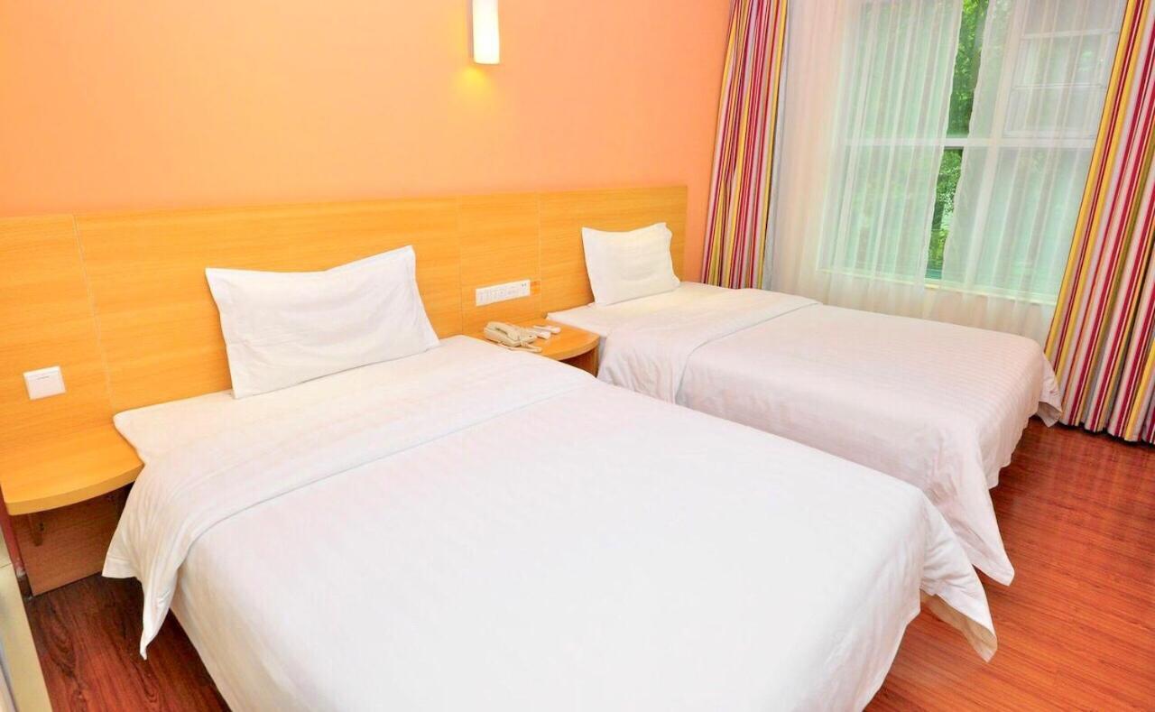 7Days Inn Guangzhou Tianhe Yantang Yue Ken Road Kültér fotó